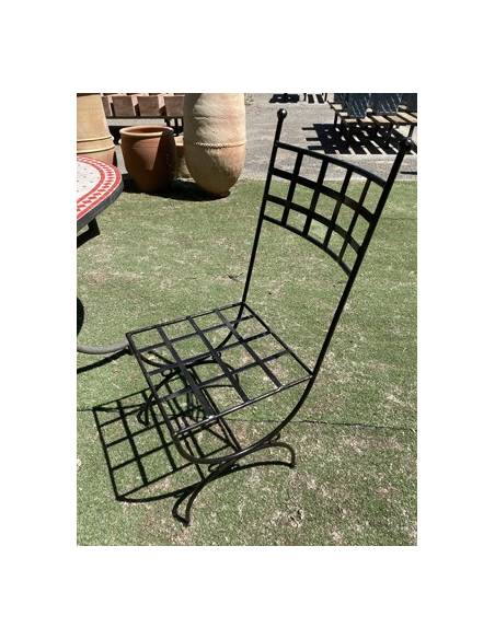 Chaise en fer avec galette