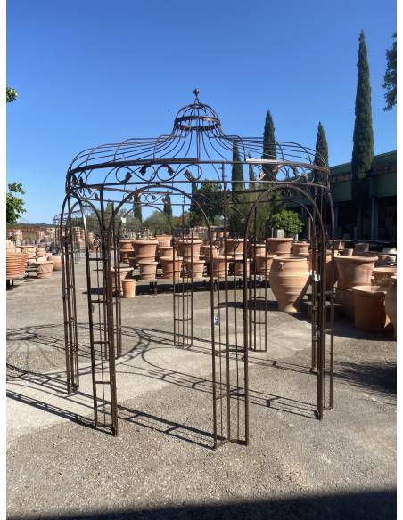 Gloriette en fer forgé plein