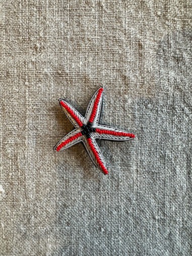 Broche brodée étoile de mer