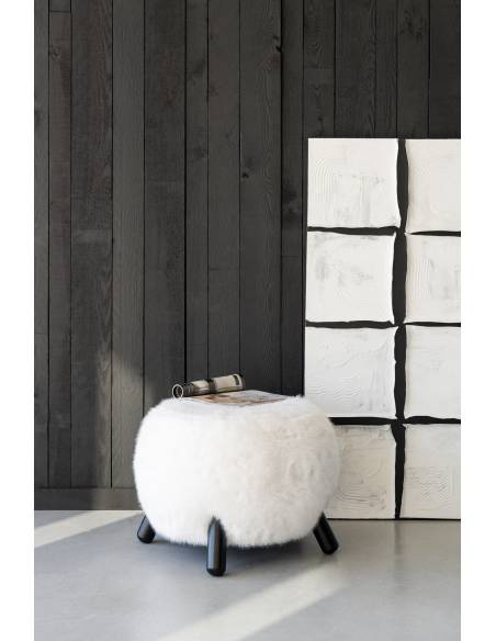 Petit tabouret fausse fourrure pieds bois | La Madeleine Déco