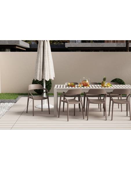 Chaise en plastique KARI avec accoudoirs| La Madeleine Déco