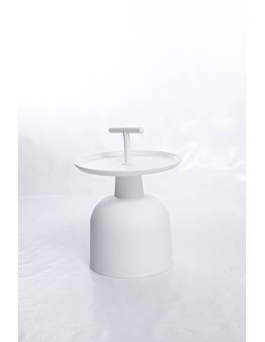 Table basse en plastique | La Madeleine Déco