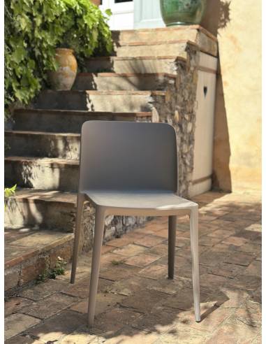 Chaise en plastique PLAINY | La Madeleine Déco