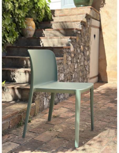 Chaise en plastique PLAINY | La Madeleine Déco