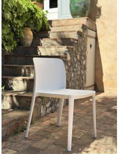 Chaise en plastique PLAINY | La Madeleine Déco
