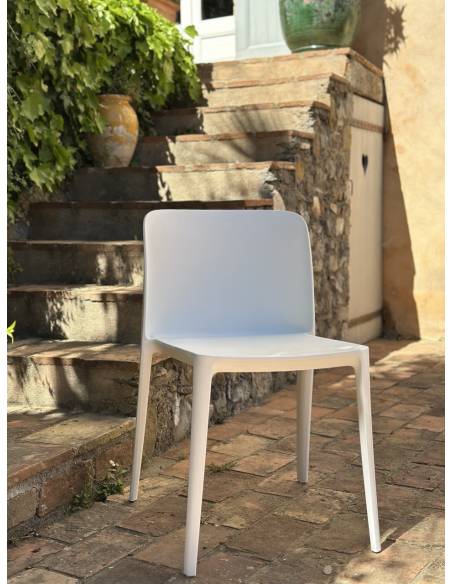 Chaise en plastique PLAINY | La Madeleine Déco