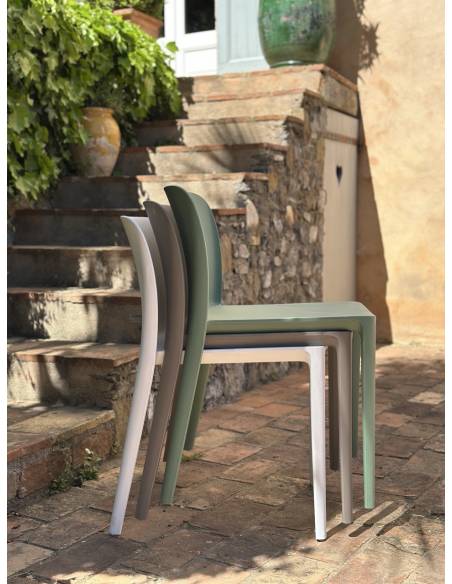 Chaise en plastique PLAINY | La Madeleine Déco