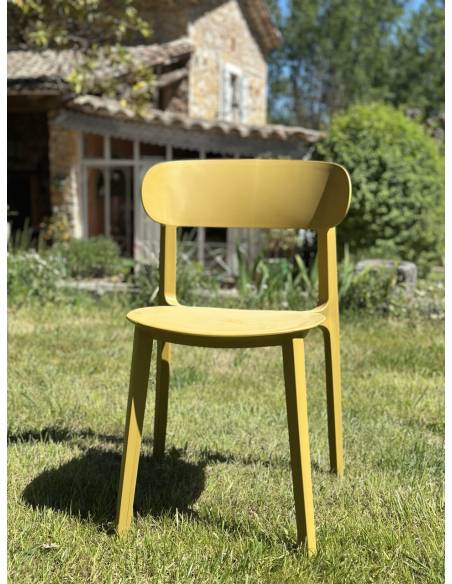 Chaise en plastique COMAN | La Madeleine Déco