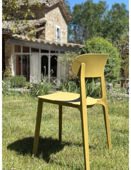 Chaise en plastique COMAN | La Madeleine Déco
